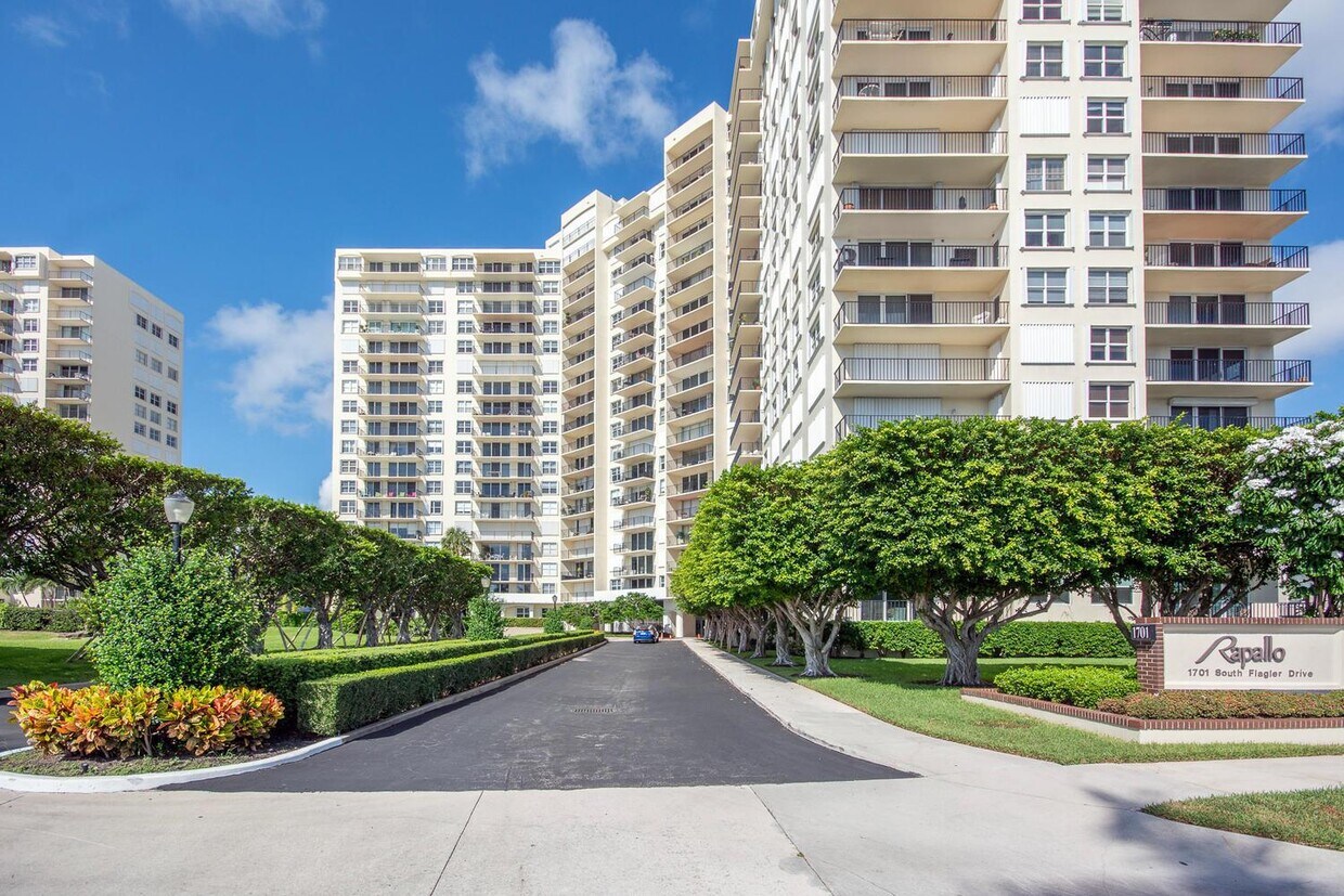 Primary Photo - 1701 S Flagler Dr