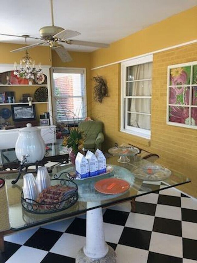 Foto del edificio - 2 Bedroom 1 Bath Home in North Columbus - ...