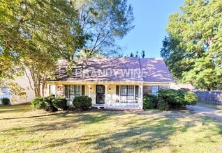 Building Photo - 6780 Burlingame Dr