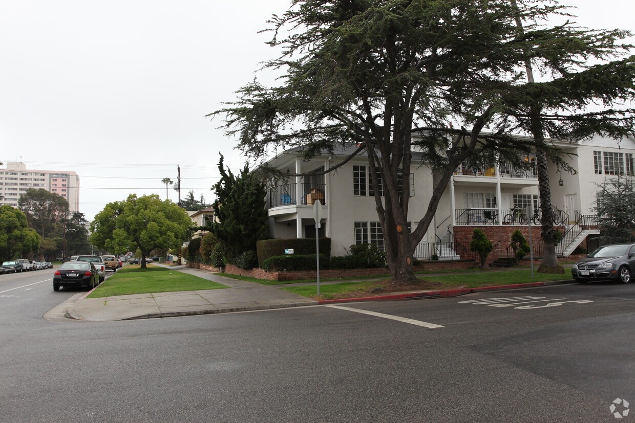 Primary Photo - 1060 9th St