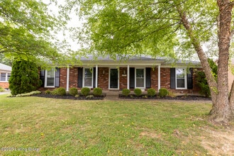 Building Photo - 2901 Creekside Dr