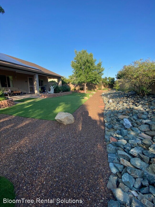 Foto del edificio - 3 br, 2 bath House - 6441 E Jaden Lane