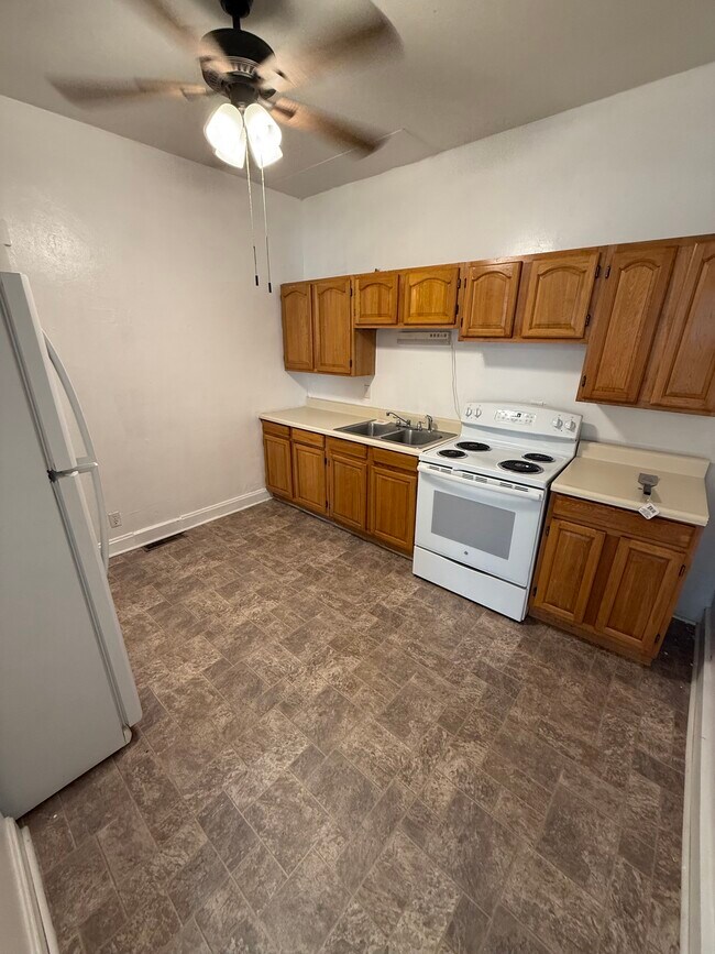 Kitchen - 1 E Main St