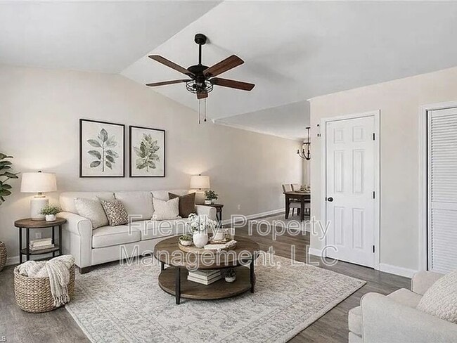 Building Photo - 109 Lonesome Rd