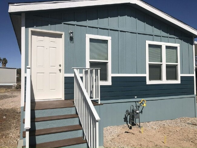 Building Photo - 1601 S Sandhill Rd