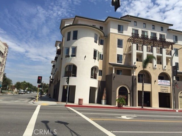 Building Photo - 28 N 3rd St