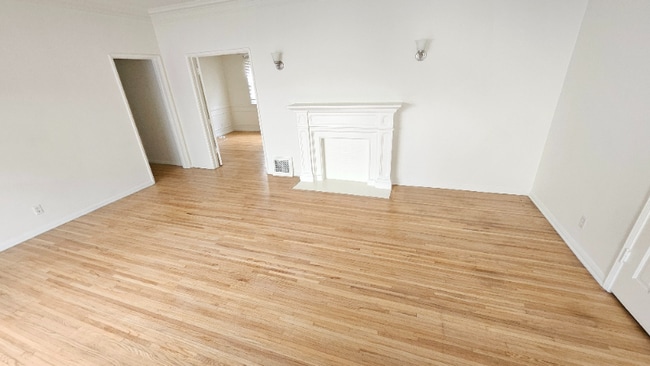 Building Photo - 224 S Tower Dr