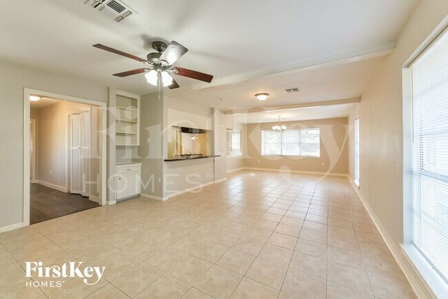 Foto del edificio - 214 Oakwood Dr