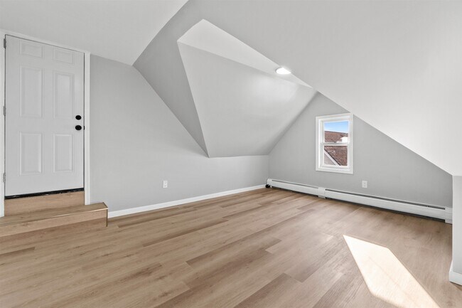 Building Photo - 98 W 32nd St