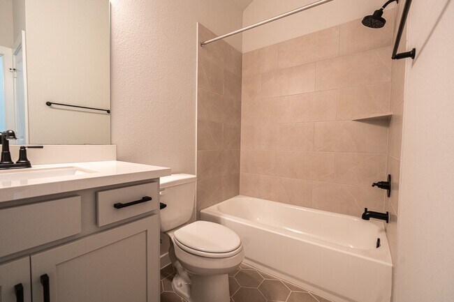 Foto del edificio - 24819 Yellow Spruce Cir