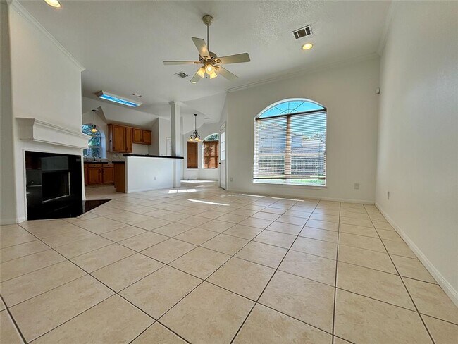 Building Photo - 13559 Miller Ln