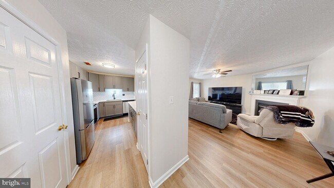 Foto del edificio - 2106 Whitehall Rd