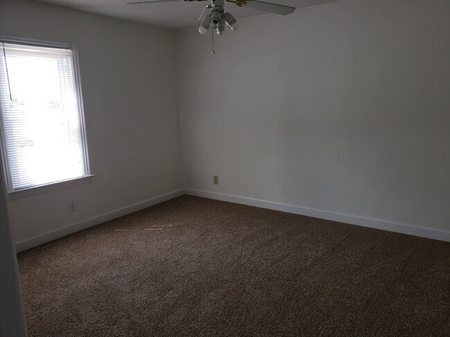 Foto del edificio - 3 br, 2 bath House - 1315 West 7th Street