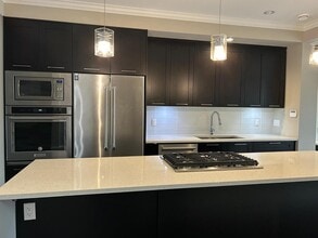 Building Photo - 16488-16464 64 Ave