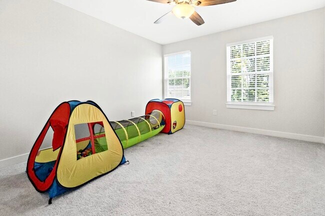 Foto del edificio - 16043 Cambria Cove Blvd