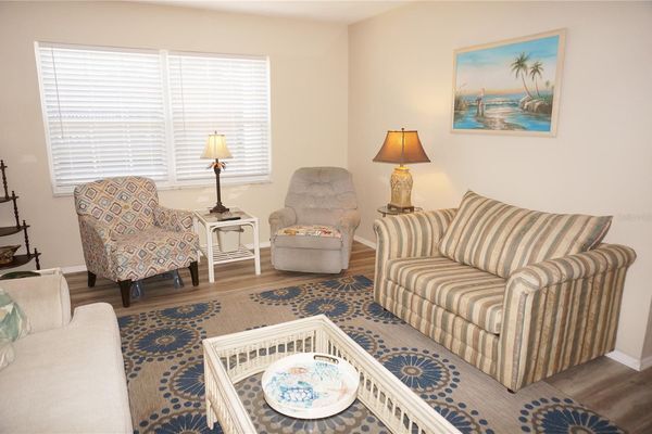 Foto principal - 4158 Tamiami Trl