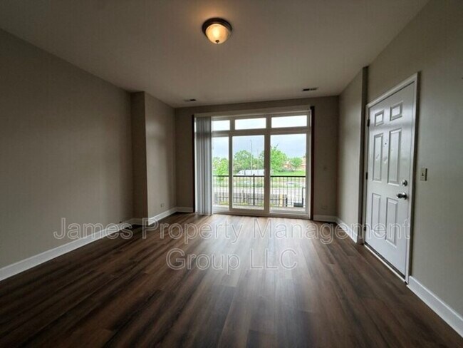 Foto del edificio - 2731 W Congress Pkwy
