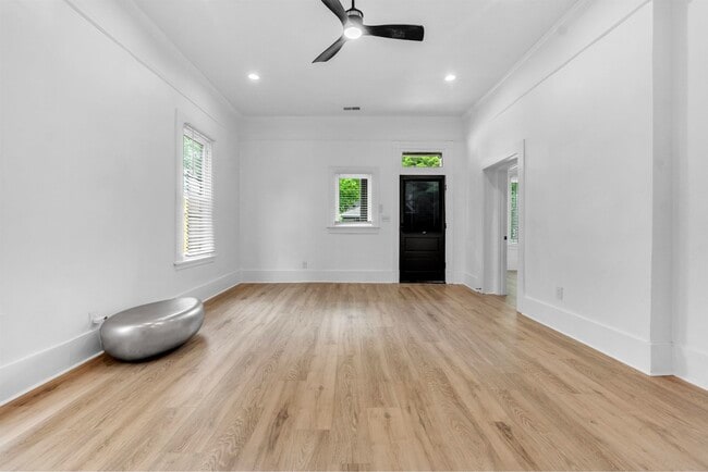 Foto del edificio - 1721 Nelson Ave