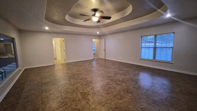 Building Photo - 1401 Oriole Ave