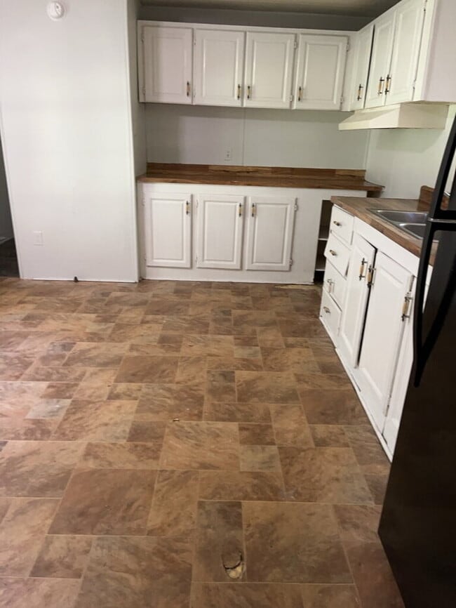 Building Photo - 2 Bedroom 1.5 Bathroom house in Laurens SC