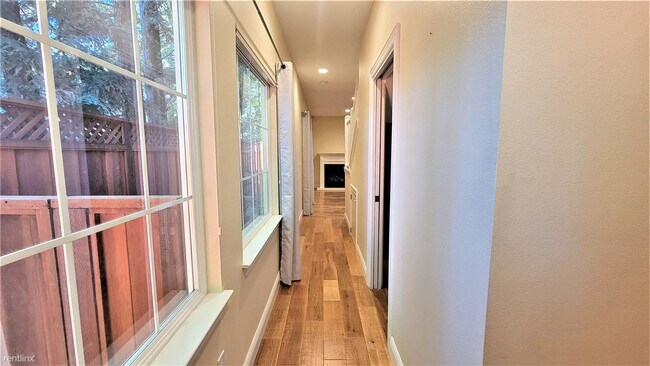 Building Photo - 3 br, 2.5 bath Condo - 2494 Westcliffe Lane 4