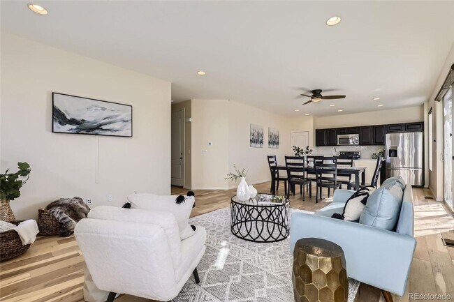 Foto del edificio - 4 Bedroom single family home in Central Pa...