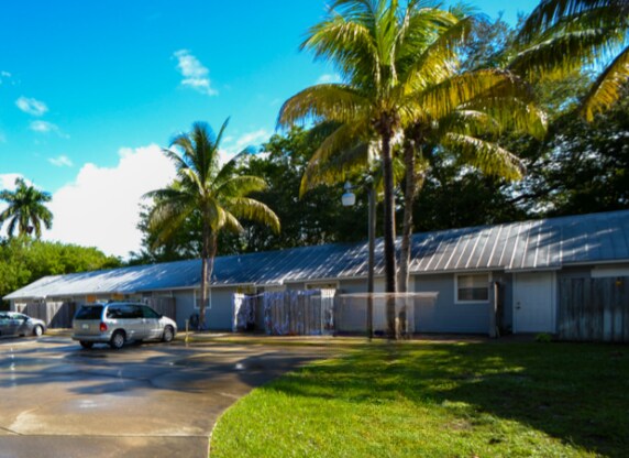 Primary Photo - 1210 6th Dr