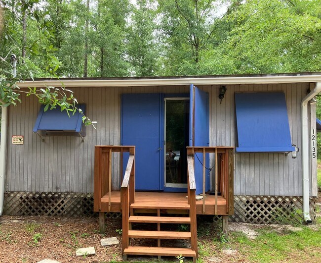 Building Photo - Cozy Cottage