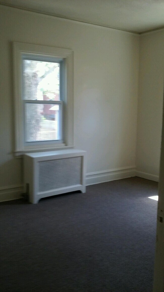 Bedroom 2 - 160 Brookside Avenue