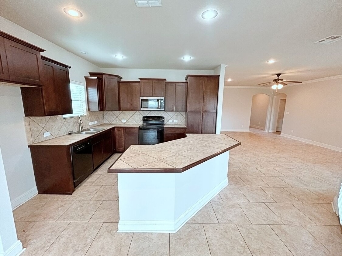 4 Bedroom House in Ascension Parish House Rental in Prairieville, LA