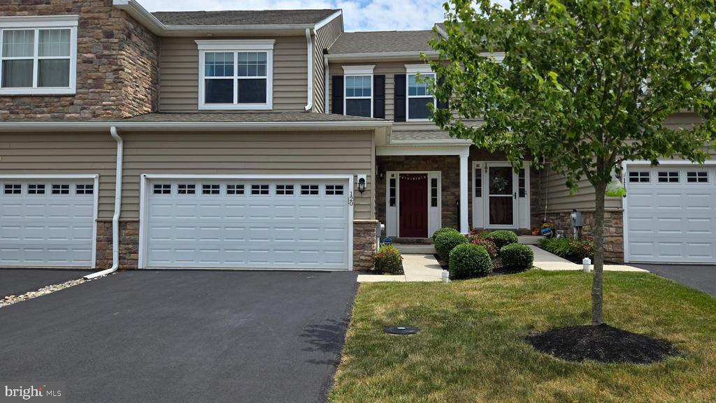Foto principal - 120 Aubrey Ln