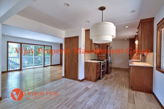 Building Photo - 12274 NW Coleman Dr