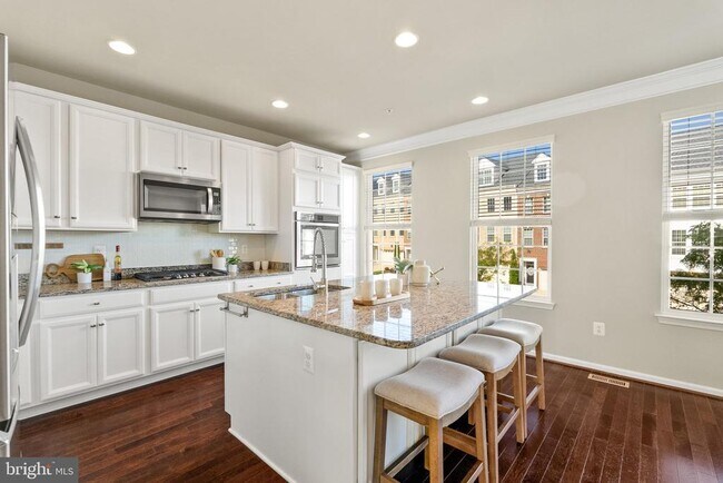 Foto del edificio - 4208 WOODSPRING Ln