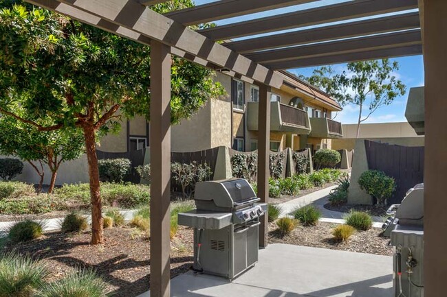 Building Photo - Los Arbolitos Apartments, Oxnard