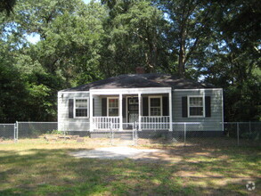 Building Photo - 1518 Forest Dr