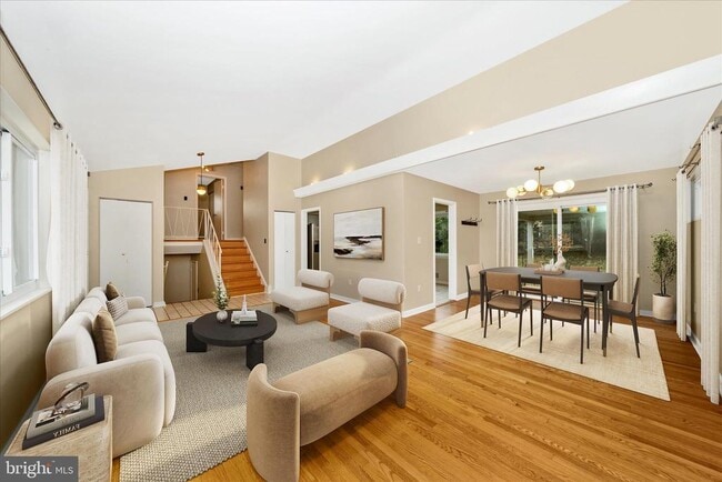 Building Photo - 3906 Montrose Dr