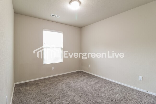 Foto del edificio - 3032 Trelon Cv