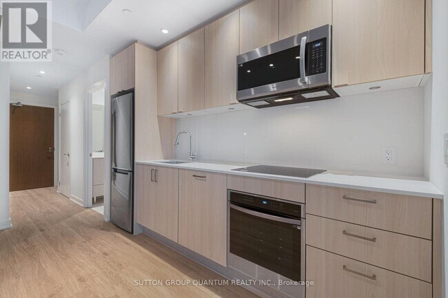 Photo du bâtiment - 1926 Lake Shore Blvd W