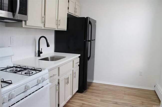 Building Photo - 95-17 Rockaway Beach Blvd