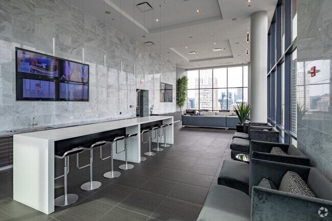 Sky Lounge - 73 East Lake