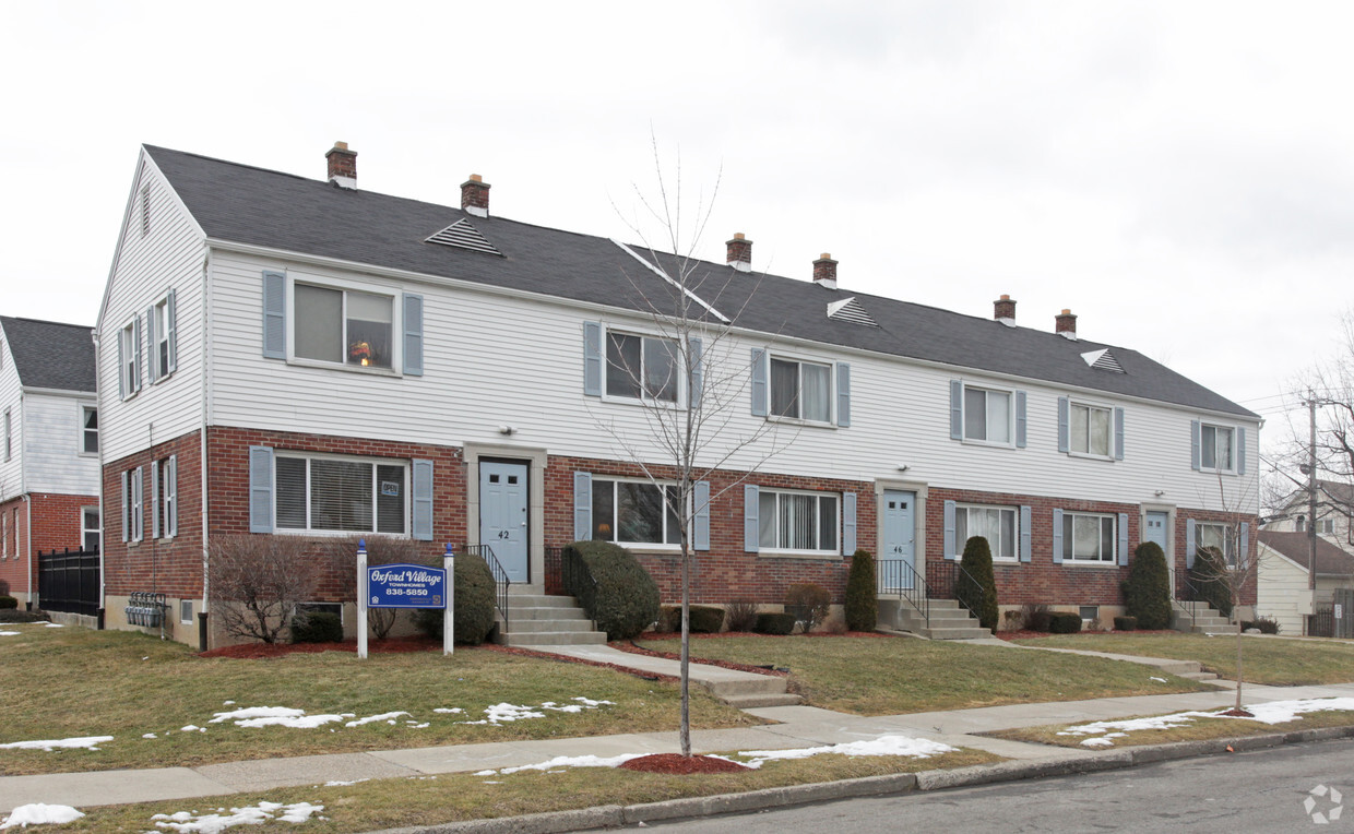 Building Photo - Oxford Village Townhomes