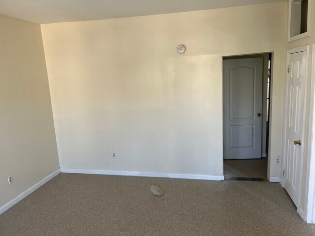 Foto del edificio - 740 E 214th St