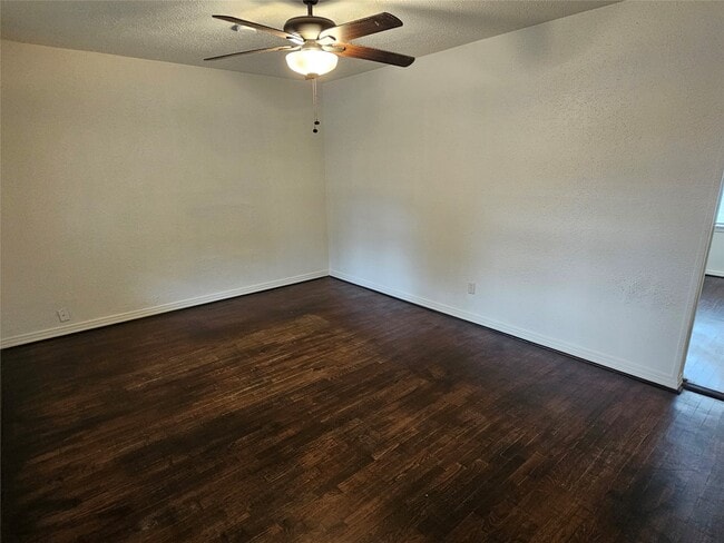 Foto del edificio - 113 E Forrest Ln