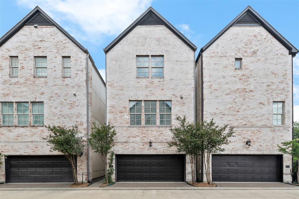 Foto principal - 4021 University Grove St
