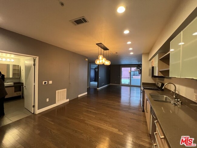 Foto del edificio - 1234 Wilshire Blvd