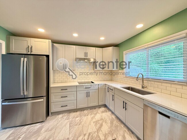 Foto del edificio - 3641 Thrushwood Dr