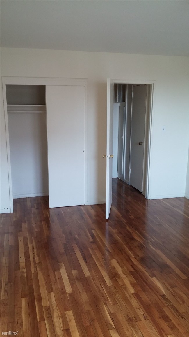 Building Photo - 3215 Avenue H