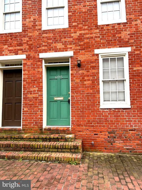 Building Photo - 659 Stirling St