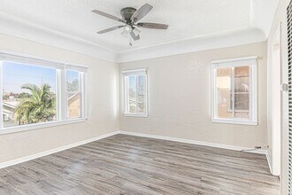 Building Photo - 1324 N Peterson Ave