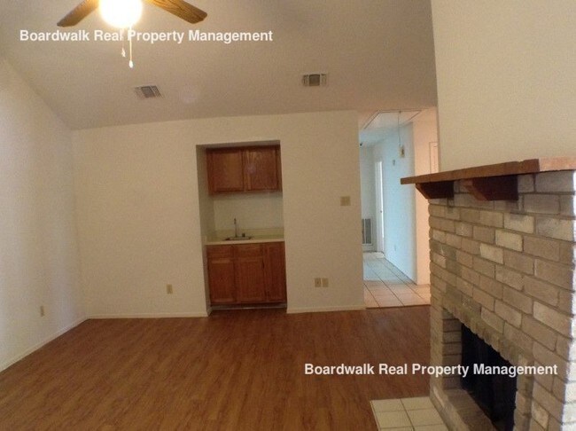 Building Photo - 11138 El Sendero St